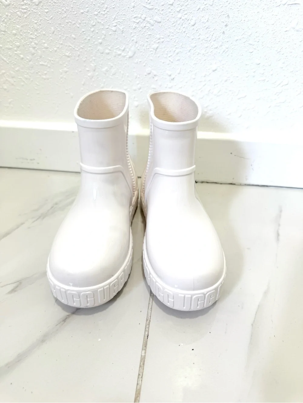 UGG Kids Drizlita White Waterproof Short Rain Boots 5T